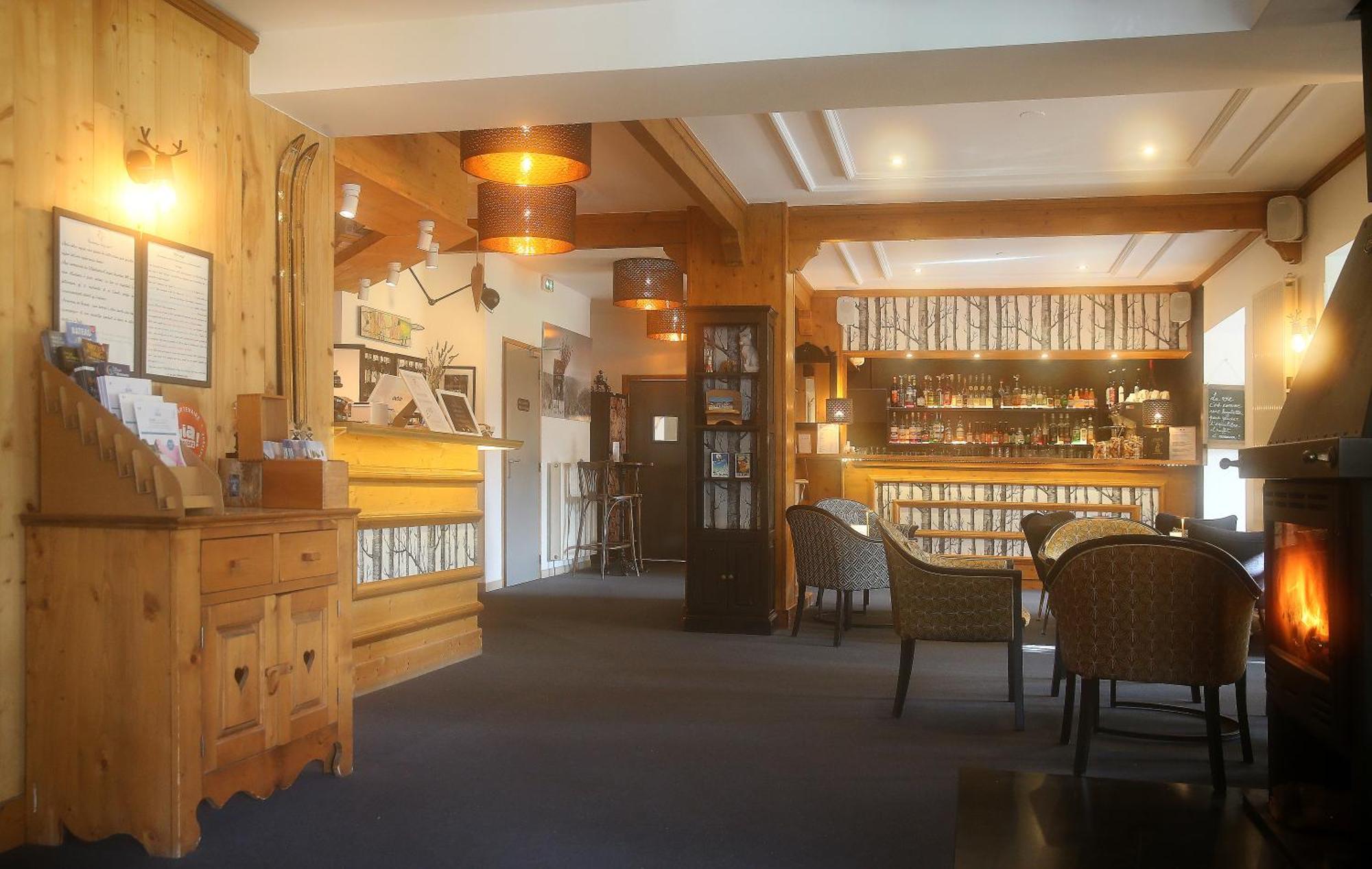 Hotel Restaurant La Buffe อูทรองส์ ภายนอก รูปภาพ