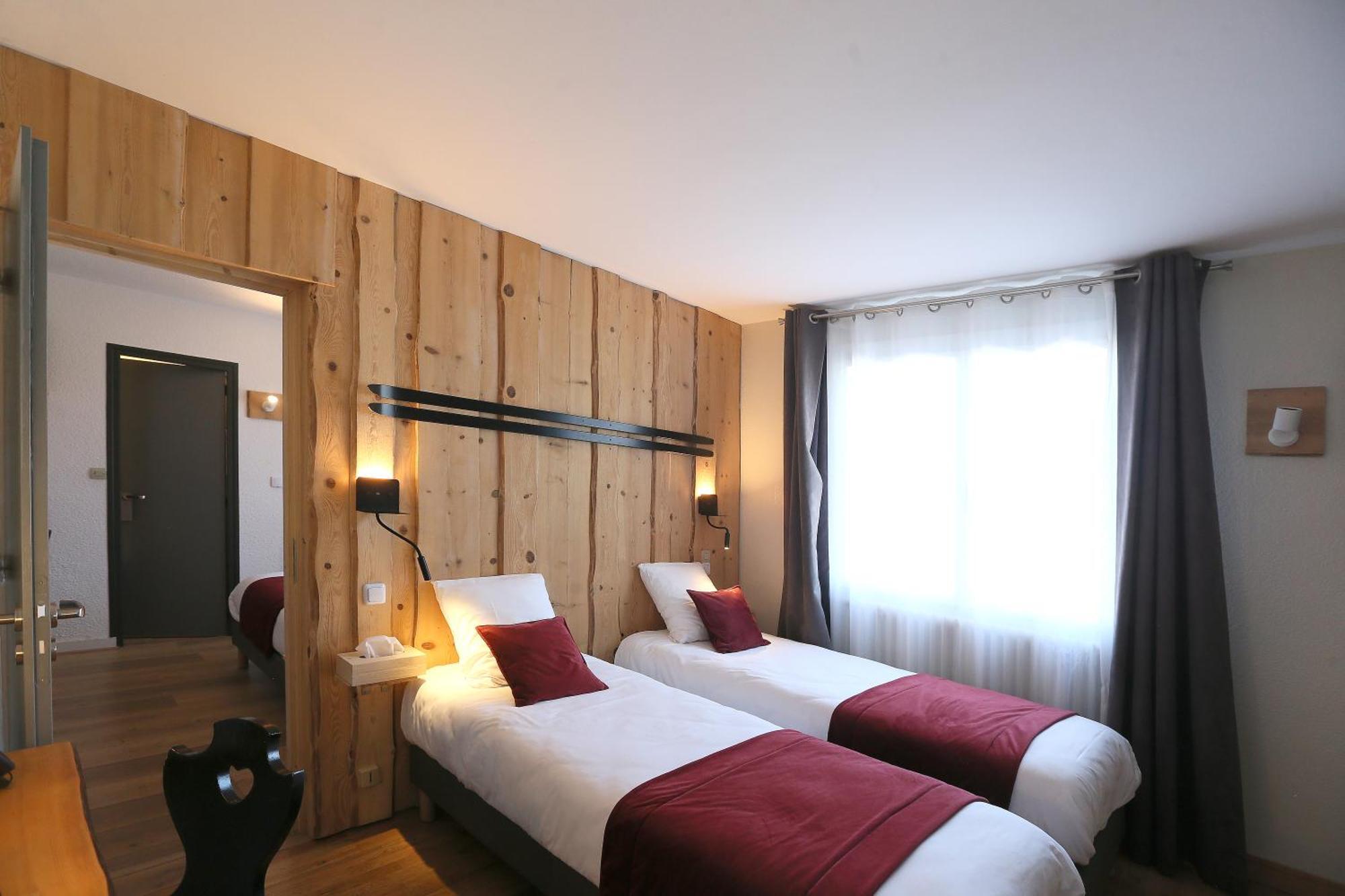 Hotel Restaurant La Buffe อูทรองส์ ภายนอก รูปภาพ